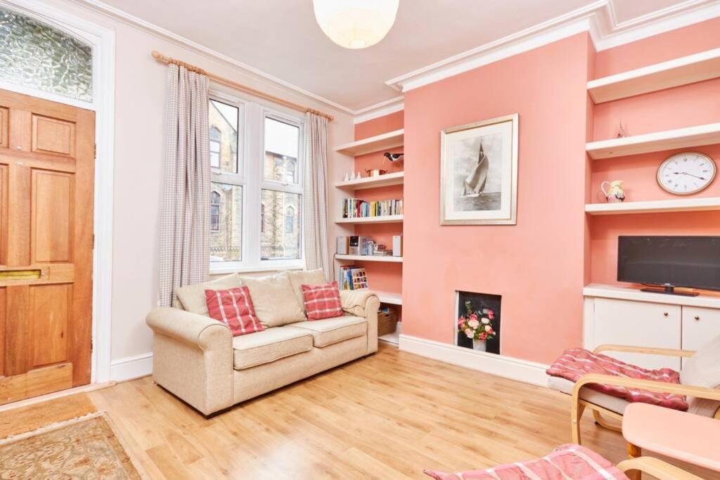 Family House - And Peak District Holiday home *